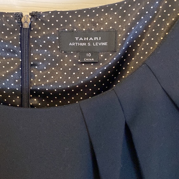 Navy blue dress, Tahari size 10, - Picture 2 of 3